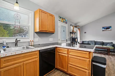 Kitchen - 18210 Mohawk Dr #2, Spring Lake, MI 49456 photo 3 of 3