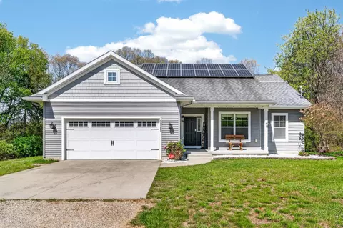 59282 County Road 653, Paw Paw, MI 49079
