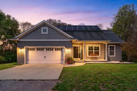 59282 County Road 653, Paw Paw, MI 49079