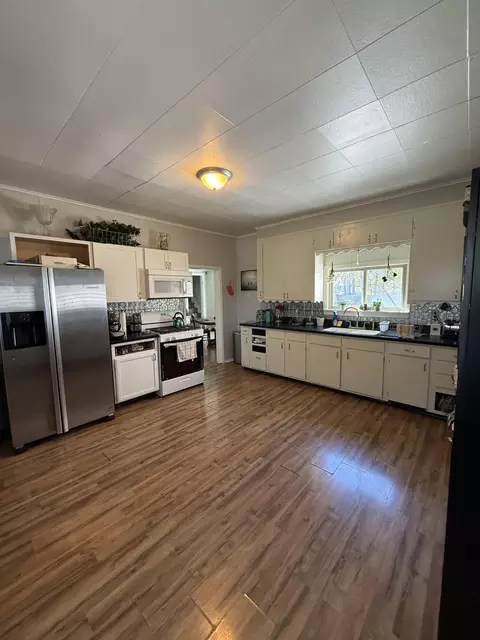 Kitchen - 507 1st St, Manistee, MI 49660 photo 3 of 3