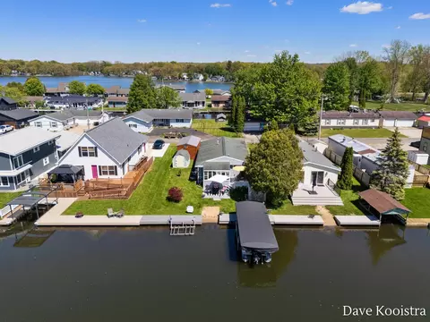 4356 Lynden Rd, Shelbyville, MI 49344