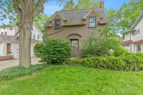 957 Maxwell Ave SE, Grand Rapids, MI 49506