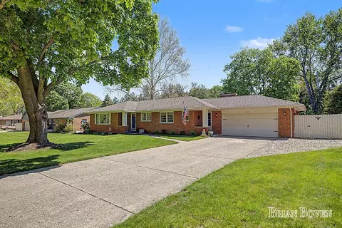 1406 Perkins Ave NE, Grand Rapids, MI 49505