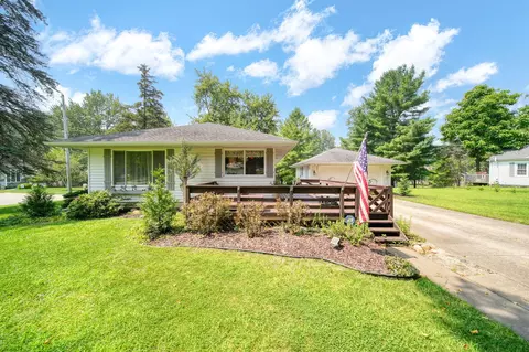 6126 Crest Rd, Jackson, MI 49203