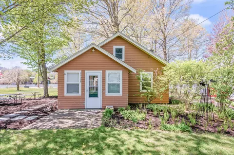 11035 Birchpark Dr, Stanwood, MI 49346