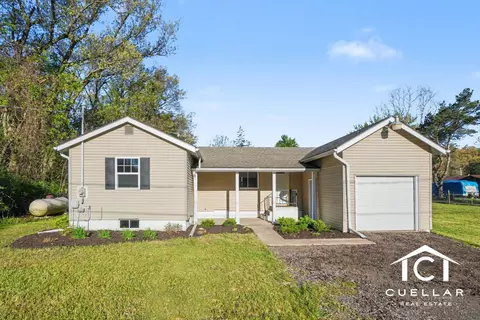 2452 54th St, Fennville, MI 49408