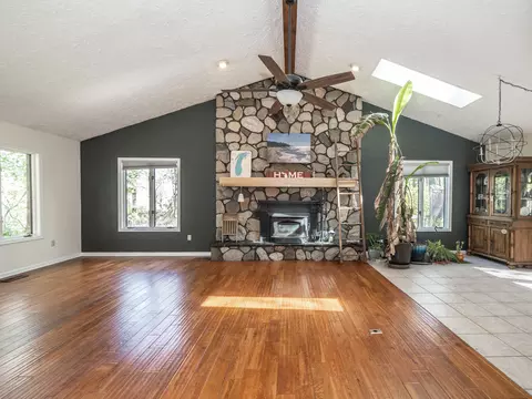 Living - 4115 S Van Kal St, Mattawan, MI 49071 photo 1 of 5