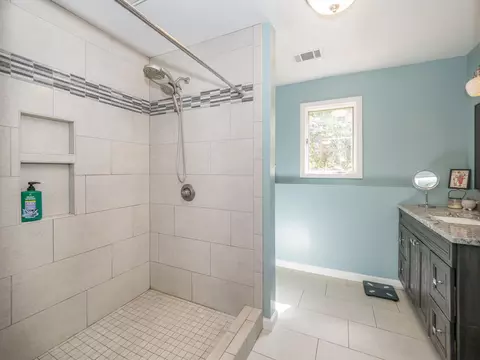 Bath - 4115 S Van Kal St, Mattawan, MI 49071 photo 4 of 4