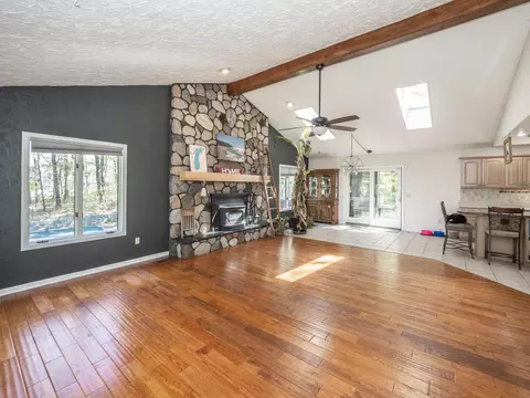 Living - 4115 S Van Kal St, Mattawan, MI 49071 photo 2 of 5