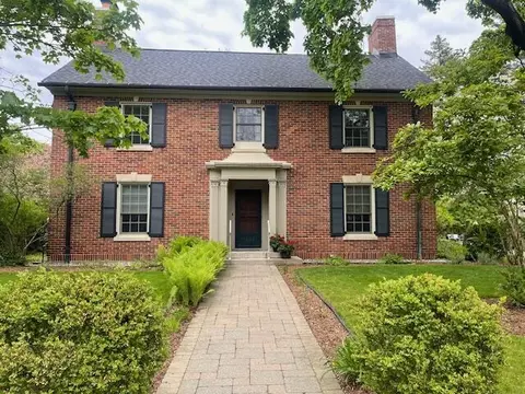 2203 Sheffield Dr, Kalamazoo, MI 49008