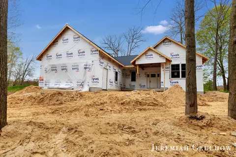 9220 Ranger Dr #9, Canadian Lakes, MI 49346