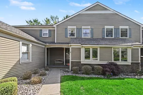 7117 Medallion Dr, Lansing, MI 48917