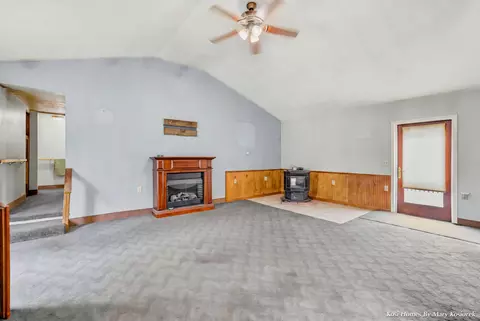 Living - 2437 E 100th St, Grant, MI 49327 photo 2 of 3