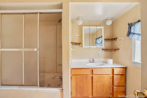 Bath - 2437 E 100th St, Grant, MI 49327 photo 2 of 2