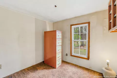 Bedroom - 2437 E 100th St, Grant, MI 49327 photo 7 of 7