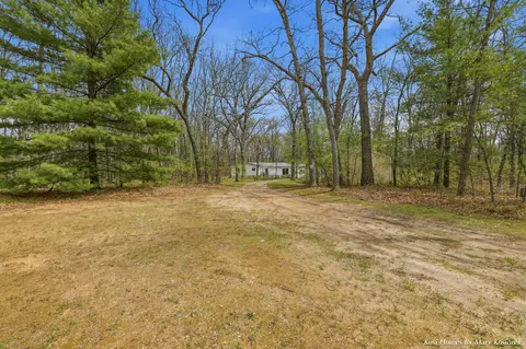 Exterior - 2437 E 100th St, Grant, MI 49327 photo 6 of 8