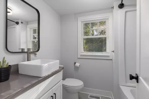 Bath - 1816 Todd Ave, Lansing, MI 48910 photo 1 of 1