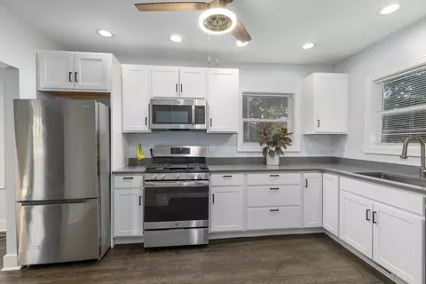 Kitchen - 1816 Todd Ave, Lansing, MI 48910 photo 2 of 4