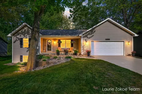 10880 Timberline Dr, Allendale, MI 49401
