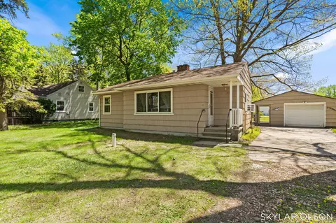 1081 Vick Rd, Norton Shores, MI 49441