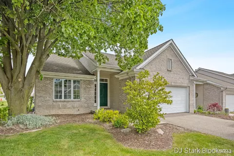 2038 Palmerton Ct NE, Grand Rapids, MI 49505