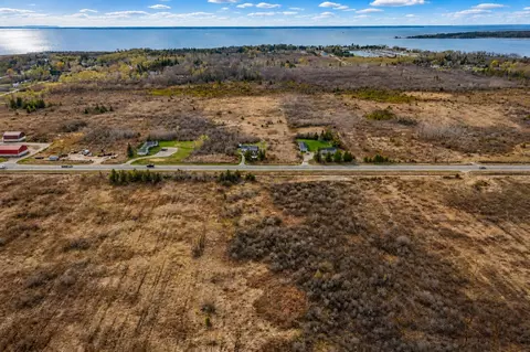 1734 E State St, Cheboygan, MI 49721 photo 2