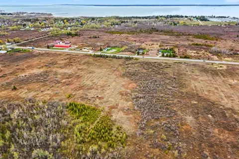 1734 E State St, Cheboygan, MI 49721 photo 3