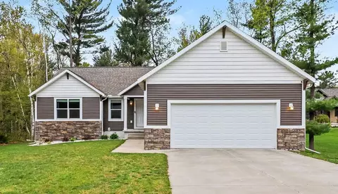1161 N Hillside Dr, Ludington, MI 49431