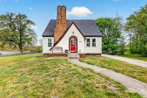 1216 W Broadway Ave, Muskegon, MI 49441