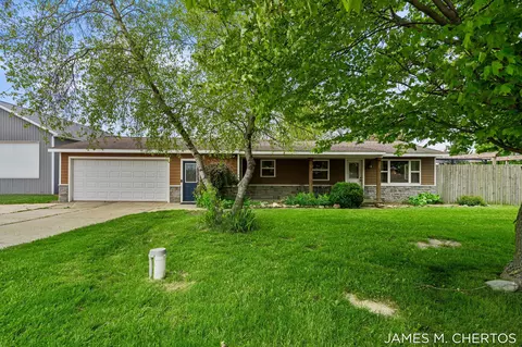 4776 18th St SW, Byron Center, MI 49315
