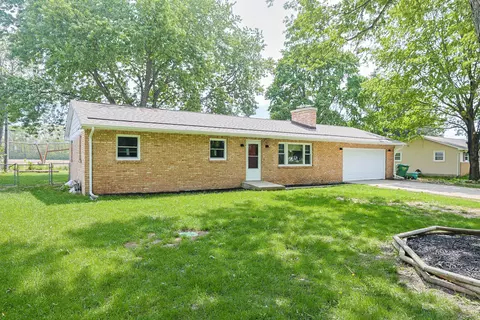 827 E Park Dr, Niles, MI 49120