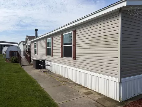 916 Wintergreen Dr, Hastings, MI 49058