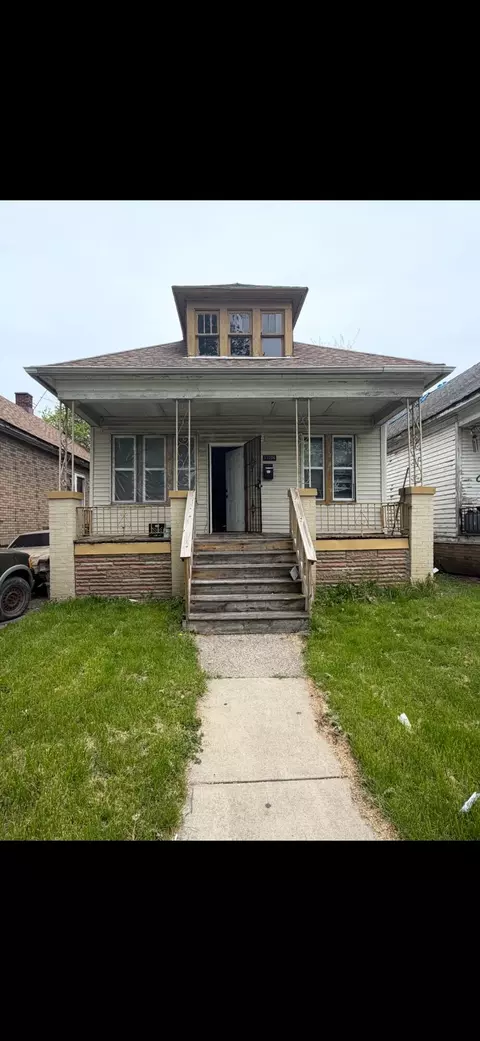 17206 Fenelon St, Hamtramck, MI 48212
