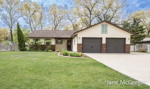 1731 Princess Ln, Muskegon, MI 49445
