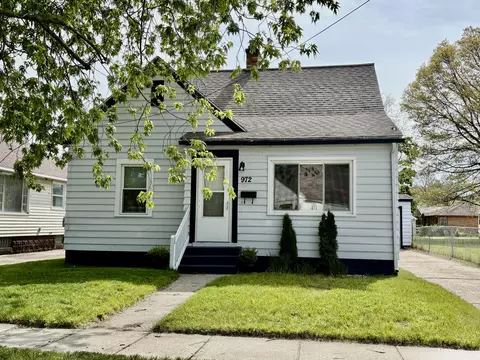 972 Stevens St, Muskegon, MI 49442