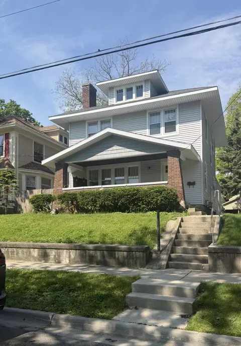 425 Rosewood Ave SE, Grand Rapids, MI 49506