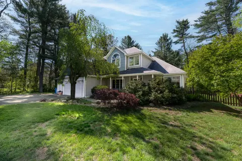 27514 Rolling Pines Ct, Lawton, MI 49065