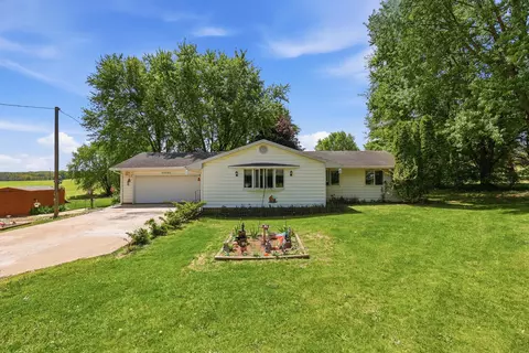 64469 66th Ave, Hartford, MI 49057