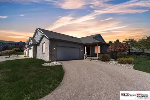 1837 Willow Crk, Lansing, MI 48917