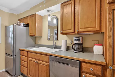Kitchen - 4410 Clinton Rd, Jackson, MI 49201 photo 4 of 5