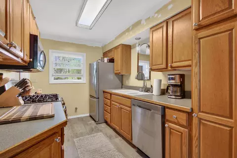 Kitchen - 4410 Clinton Rd, Jackson, MI 49201 photo 2 of 5
