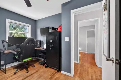 Entry Way - 4410 Clinton Rd, Jackson, MI 49201 photo 2 of 2