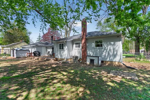 Exterior - 4410 Clinton Rd, Jackson, MI 49201 photo 5 of 11