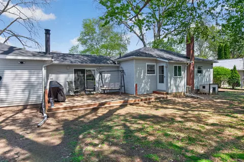 Exterior - 4410 Clinton Rd, Jackson, MI 49201 photo 7 of 11