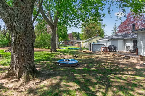 Exterior - 4410 Clinton Rd, Jackson, MI 49201 photo 6 of 11