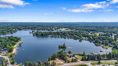9780 Alamo Ct, Canadian Lakes, MI 49346