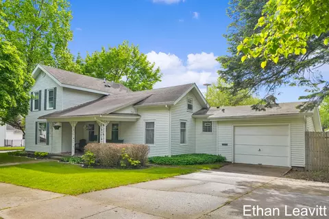 407 S Lincoln St, Portland, MI 48875