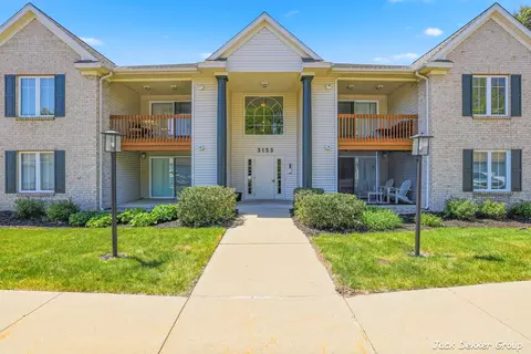 3153 E Crystal Waters Dr #2, Holland, MI 49424