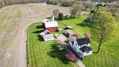 8891 Pennfield Rd, Battle Creek, MI 49017