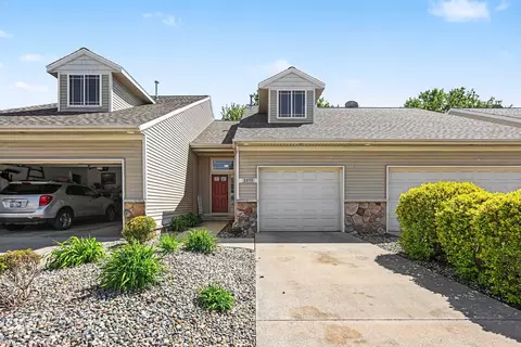 2970 Pebblestone Dr #26, Hudsonville, MI 49426